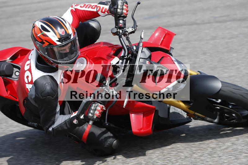 /27 12.06.2025 Ducati Schweiz Trackday Warmup  ADR/gruen-vert/ohne